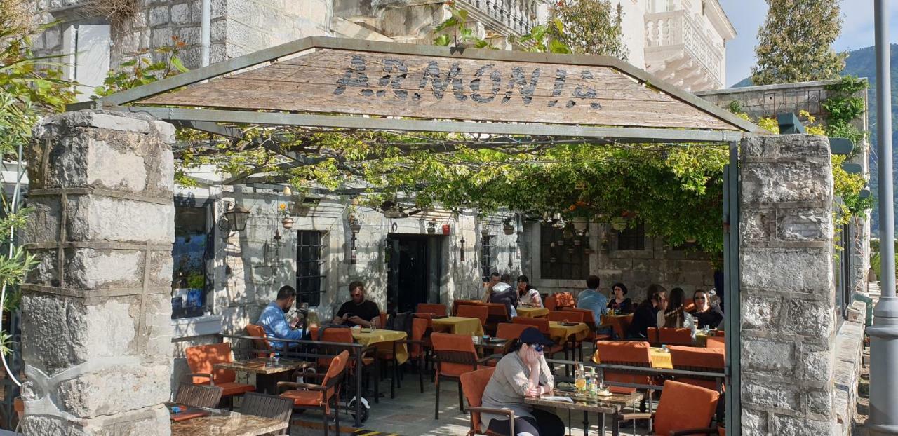 Apartmani Armonia เปราสต์ ภายนอก รูปภาพ