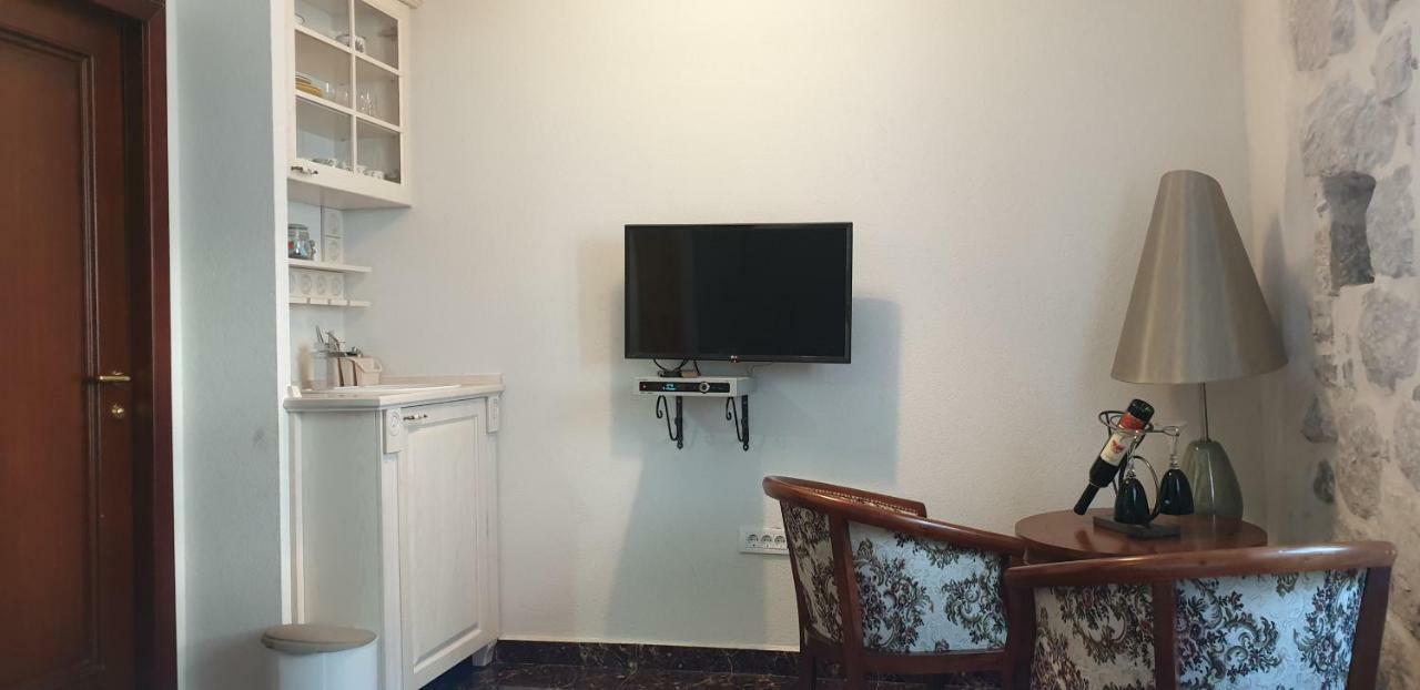 Apartmani Armonia เปราสต์ ภายนอก รูปภาพ